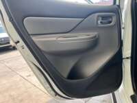 Mitsubishi L200 2018 4p Doble Cabina L4/2.4 Man 2WD 2018 Mitsubishi L200 Venta Interiores 15
