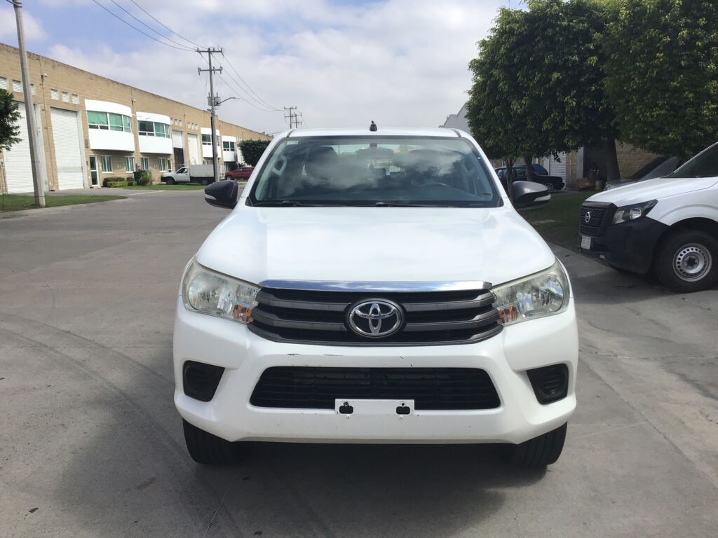 Toyota Hilux 2017 4p Doble Cabina SR L4/2.7 Man 2017 Toyota Hilux Venta Exteriores 2