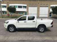 Toyota Hilux 2017 4p Doble Cabina SR L4/2.7 Man 2017 Toyota Hilux Venta Exteriores 8
