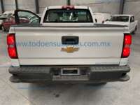Chevrolet Silverado 1500 2018 2p Cabina Regular V6/4.3 Aut A/A CD 8C4EE73F-3890-45BA-8137-20C5AA72E361