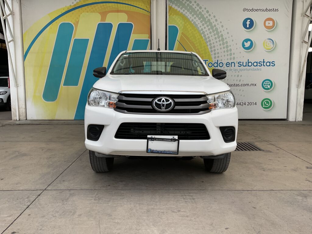 Toyota Hilux 2018 4p Doble Cabina Base L4/2.7 Man 2018 Toyota Hilux Venta Exteriores 2