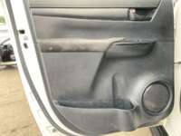 Toyota Hilux 2018 4p Doble Cabina Base L4/2.7 Man 2018 Toyota Hilux Venta Interiores 15