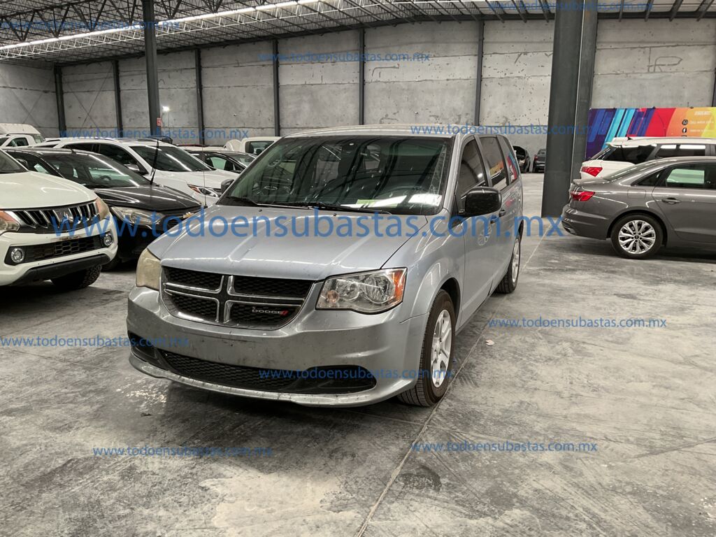 Dodge Grand Caravan 2018  1B290ED7-E6FF-4F52-AB61-A52A2D451113