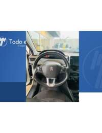 2018 Peugeot 208 5p Allure L4/1.6 Man 2018 Peugeot 208 Venta Interiores 2
