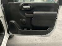 Chevrolet Silverado 3500 2022 2p WT Chasis Cabina V8/6.6 Man 2022 Chevrolet Silverado 3500 Venta Interiores 18