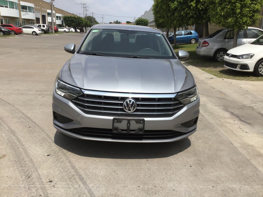 Volkswagen Jetta 2020 4p Trendline L4/1.4/T Tiptronic 2020 Volkswagen Jetta Venta Exteriores 2