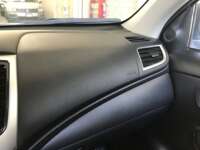 Mitsubishi L200 2021 4p Doble Cabina L4/2.5/T Diesel Man 4X4   2021 Mitsubishi L200 Venta Interiores 9