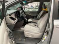 Toyota Sienna 2019 5p XLE V6/3.5 Aut 2019 Toyota Sienna Venta Interiores 18