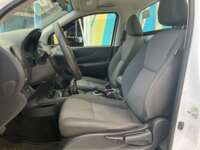 Nissan NP300 Frontier 2021 4p SE L4/2.5 Man 2021 Nissan NP300 Frontier Venta Interiores 18