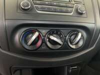 Nissan NP300 Frontier 2021 4p SE L4/2.5 Man 2021 Nissan NP300 Frontier Venta Interiores 9