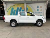 Toyota Hilux 2018 4p Doble Cabina SR L4/2.7 Man 2018 Toyota Hilux Venta Exteriores 4