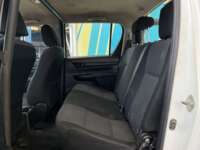 Toyota Hilux 2018 4p Doble Cabina Base L4/2.7 Man 2018 Toyota Hilux Venta Interiores 16
