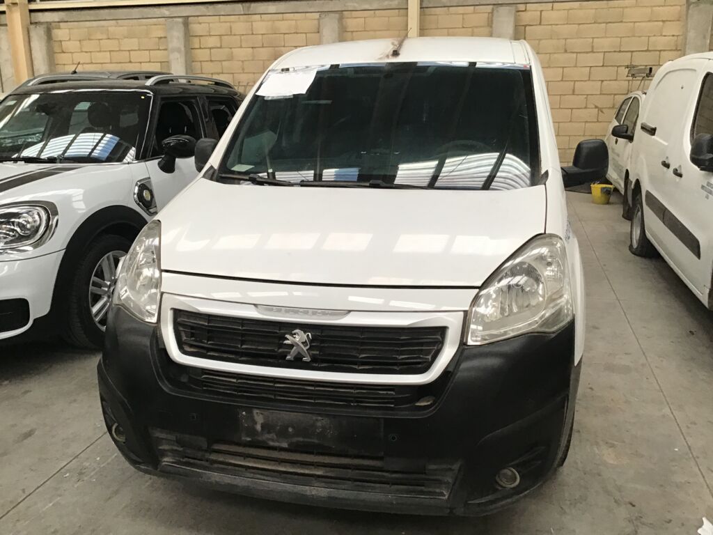 Peugeot Partner 2019 5p L4/1.6/T Diesel Man       2019 Peugeot Partner Venta Exteriores 3