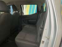 Nissan NP300 Frontier 2019 4p LE L4/2.5 Man 2019 Nissan NP300 Frontier Venta Interiores 16