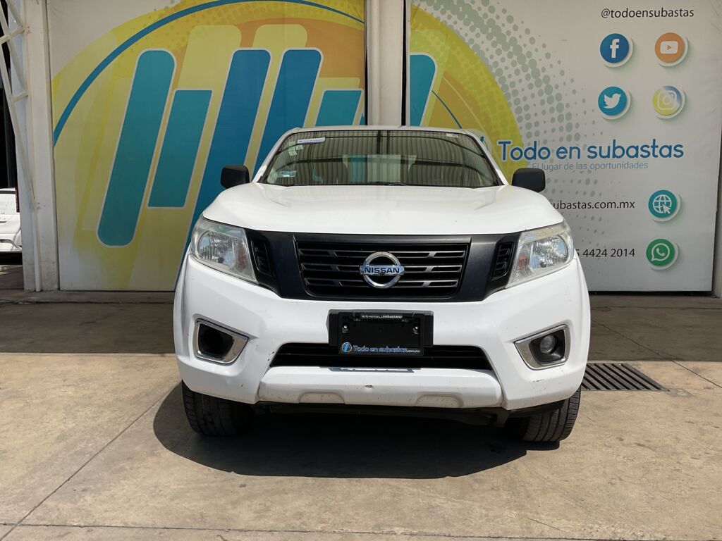 Nissan NP300 Frontier 2020 4p Diesel L4/2.5/T 4X4 Man Paq. Seg. 2020 Nissan NP300 Frontier Venta Exteriores 2