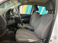 Nissan NP300 Frontier 2020 4p Diesel L4/2.5/T 4X4 Man Paq. Seg. 2020 Nissan NP300 Frontier Venta Interiores 15