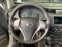 Nissan NP300 Frontier 2020 4p S Diesel L4/2.5/T 4X4 Man 2020 Nissan NP300 Frontier Venta Interiores 1