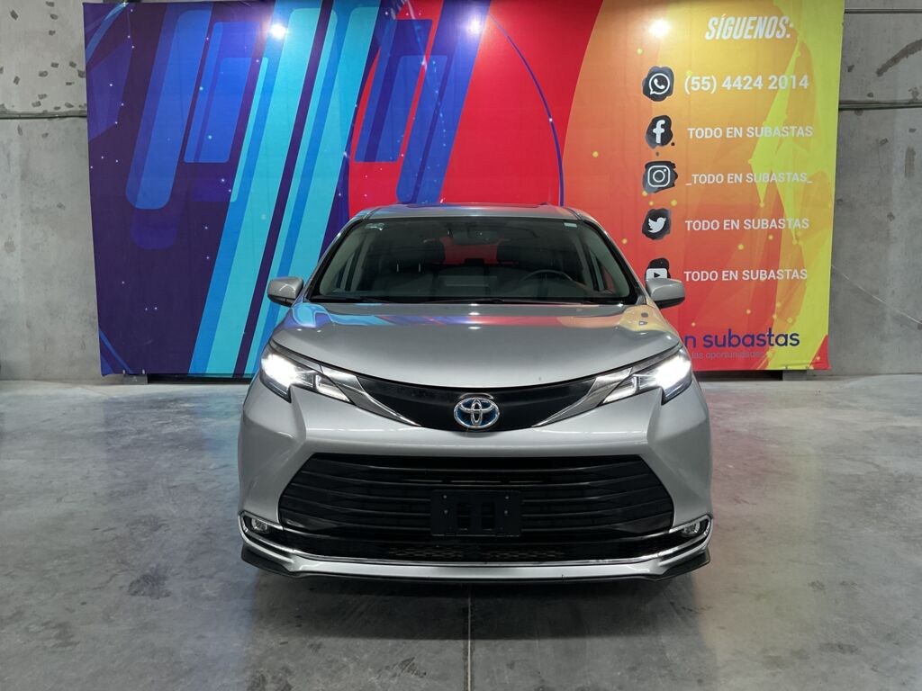 Toyota Sienna 2021 5p XLE Piel Híbrido L4/2.5 CVT 2021 Toyota Sienna Venta Exteriores 2