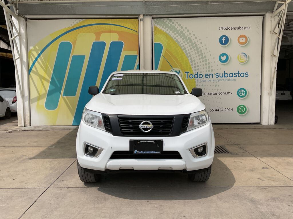 Nissan NP300 Frontier 2020 4p Diesel L4/2.5/T 4X4 Man Paq. Seg. 2020 Nissan NP300 Frontier Venta Exteriores 2