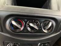 Nissan NP300 Frontier 2020 4p Diesel L4/2.5/T 4X4 Man Paq. Seg. 2020 Nissan NP300 Frontier Venta Interiores 8