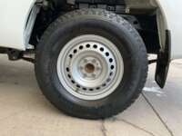 Nissan NP300 Pick Up 2021 2p L4/2.5 Man A/A    2021 Nissan NP300 Pick Up Venta Llantas 4