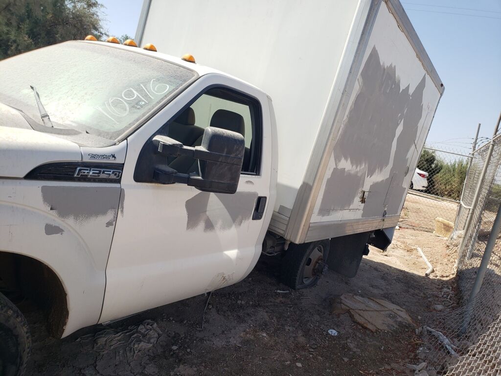 Ford F-350 2015 2p XL Plus V8/6.2 Man A/A 2015 Ford F-350 Venta Exteriores 2
