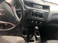 Nissan NP300 Doble Cabina 2019 4p SE L4/2.5 Man A/A Paq. Seg. 2019 Nissan NP300 Doble Cabina Venta Interiores 3