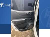 Nissan NP300 Doble Cabina 2019 4p SE L4/2.5 Man A/A Paq. Seg. 2019 Nissan NP300 Doble Cabina Venta Interiores 7