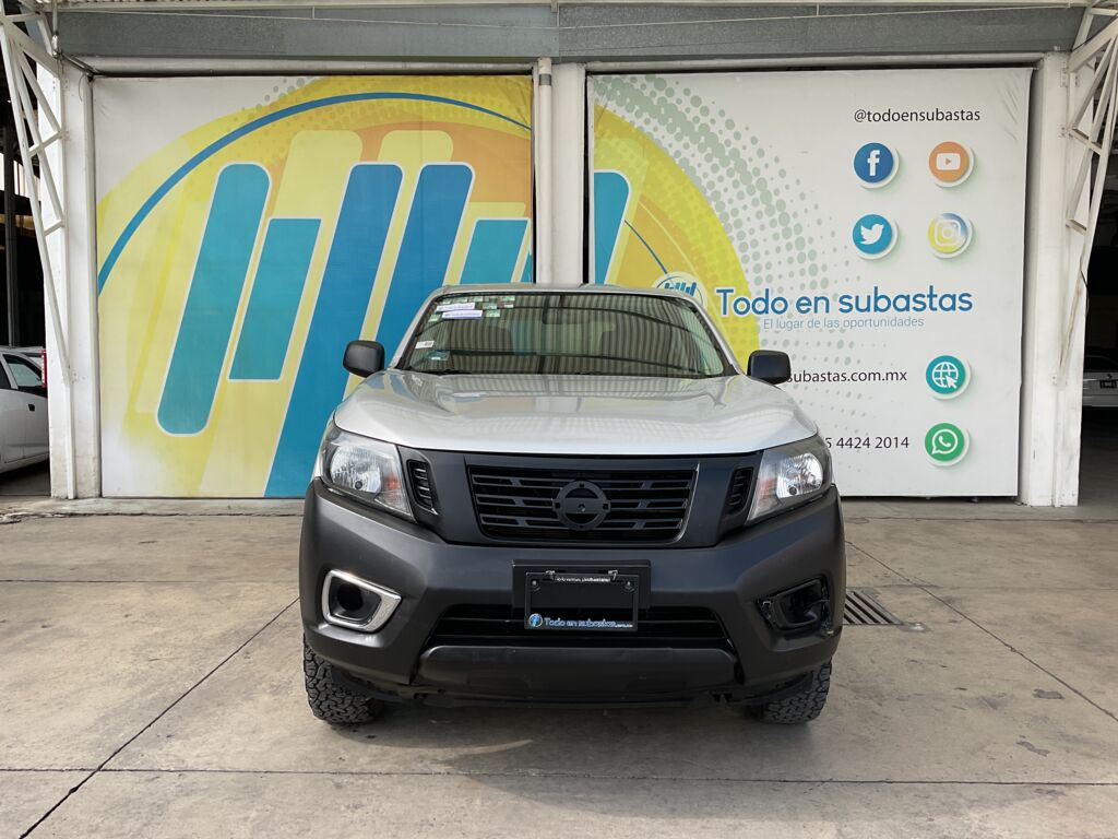 Nissan NP300 2019 4p S L4/2.5 Man A/A 2019 Nissan NP300 Venta Exteriores 2
