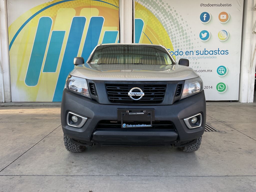 Nissan NP300 2019 4p S L4/2.5 Man A/A 2019 Nissan NP300 Venta Exteriores 2