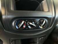 Nissan NP300 2019 4p S L4/2.5 Man A/A 2019 Nissan NP300 Venta Interiores 7