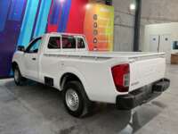Nissan NP300 Frontier 2021 4p SE L4/2.5 Man 2021 Nissan NP300 Frontier Venta Exteriores 5