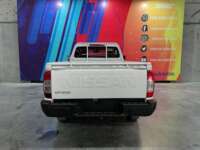 Nissan NP300 Frontier 2021 4p SE L4/2.5 Man 2021 Nissan NP300 Frontier Venta Exteriores 6