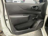 Nissan NP300 Frontier 2021 4p SE L4/2.5 Man 2021 Nissan NP300 Frontier Venta Interiores 16