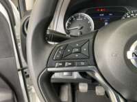 Nissan NP300 Frontier 2021 4p SE L4/2.5 Man Línea Nueva 2021 Nissan NP300 Frontier Venta Interiores 5