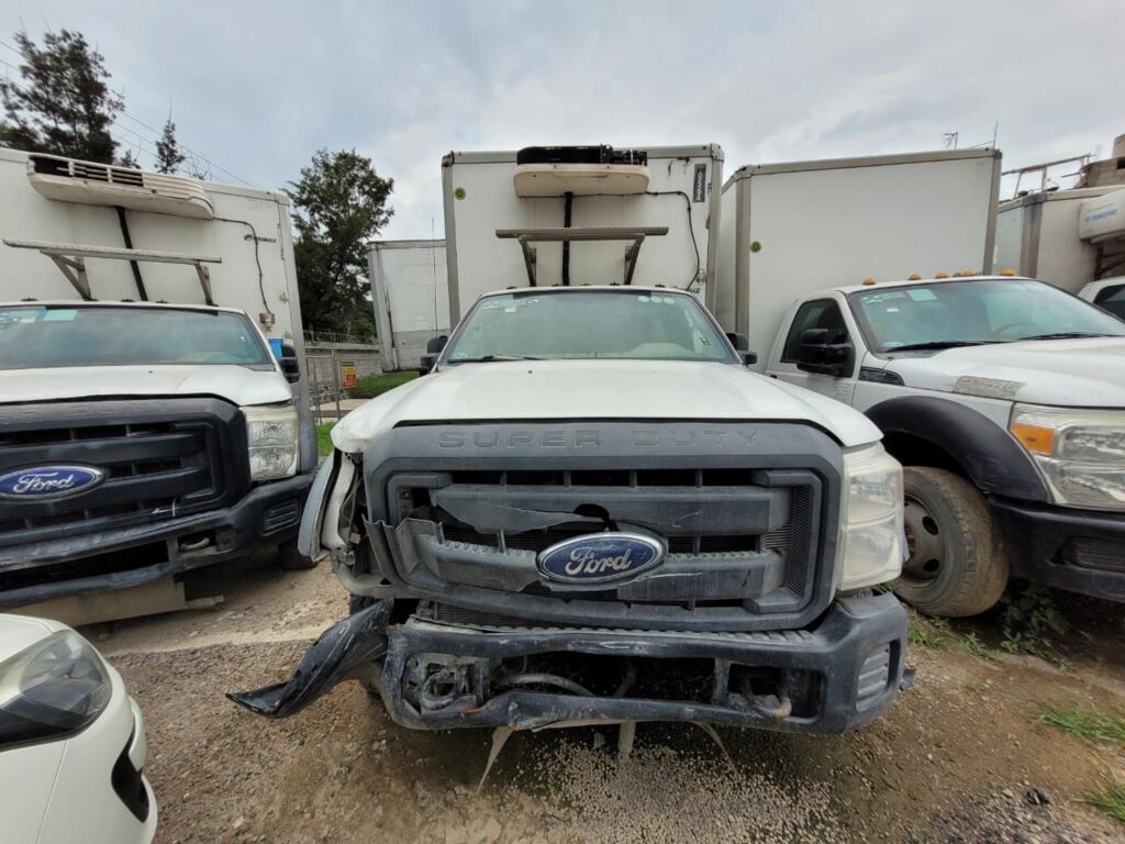 Ford F-450 2015 2p XL V8/6.7/T Diesel Aut 2015 Ford F-450 Venta Exteriores 2