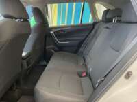 Toyota RAV4 2021 5p LE L4/2.5 ECT-i 2021 Toyota RAV4 Venta Interiores 23