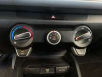 Kia Rio 2021 4p L L4/1.6 Aut  2021 Kia Rio Venta Interiores 9