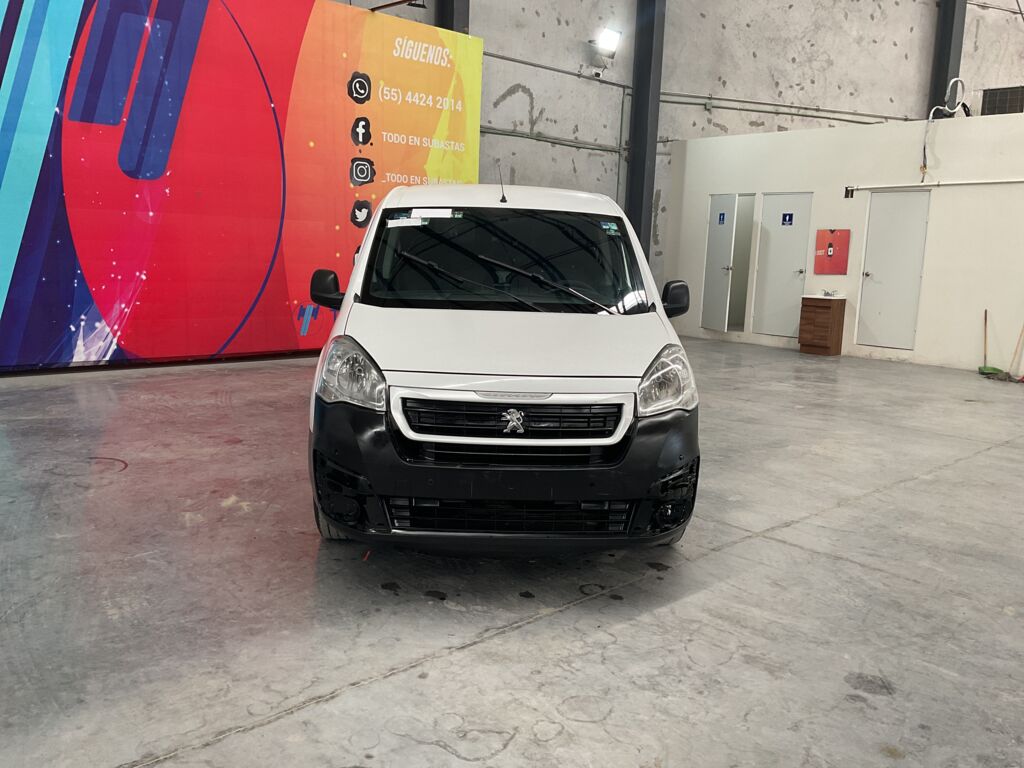 Peugeot Partner 2019 5p L4/1.6/T Diesel Man       2019 Peugeot Partner Venta Exteriores 2