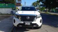 Nissan NP300 Frontier 2023 4p Platinum LE L4/2.5 Aut 2023 Nissan NP300 Frontier Ingreso Exteriores 1