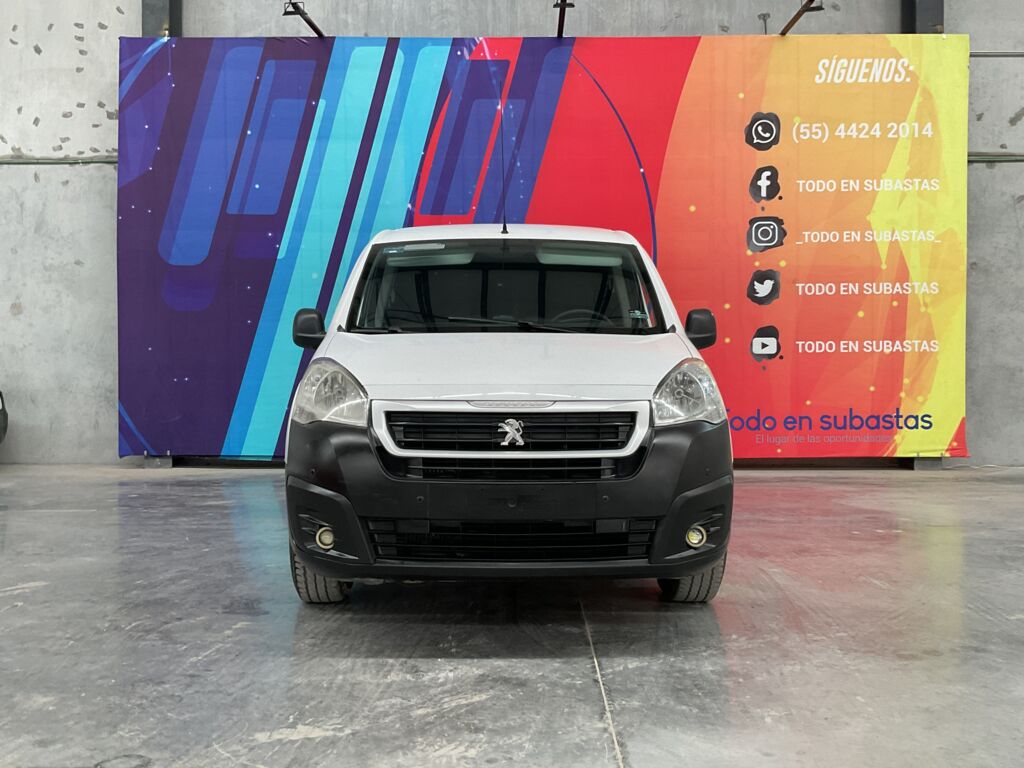 Peugeot Partner 2019 5p L4/1.6/T Diesel Man       2019 Peugeot Partner Venta Exteriores 2