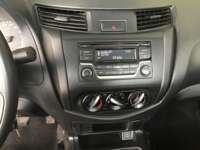 Nissan NP300 Pick Up 2021 2p L4/2.5 Man A/A 2021 Nissan NP300 Pick Up Venta Interiores 3