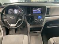 Toyota Sienna 2019 5p LE V6/3.5 Aut image