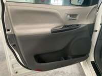 Toyota Sienna 2019 5p LE V6/3.5 Aut 2019 Toyota Sienna Venta Interiores 9