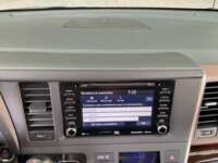 Toyota Sienna 2020 5p XLE V6/3.5 Aut Q/C Piel 2020 Toyota Sienna Venta Interiores 8