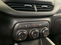 Chevrolet Onix 2022 4p Premier L3/1.2/T Aut  2022 Chevrolet Onix Venta Interiores 9