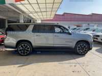 Chevrolet Suburban 2023 RST V8 4x4 T/A 10 R22 IMG_4995