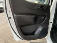 Nissan NP300 Doble Cabina 2020 4p S L4/2.5 Man A/A Paq. Seg. 2020 Nissan NP300 Doble Cabina Venta Interiores 15