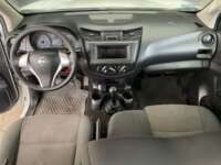 Nissan NP300 Doble Cabina 2020 4p S L4/2.5 Man A/A Paq. Seg. 2020 Nissan NP300 Doble Cabina Venta Interiores 4