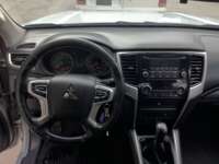 Mitsubishi L200 2022 4p GLX Doble Cabina L4/2.5/T Diesel Man 4X4 2022 Mitsubishi L200 Venta Interiores 1